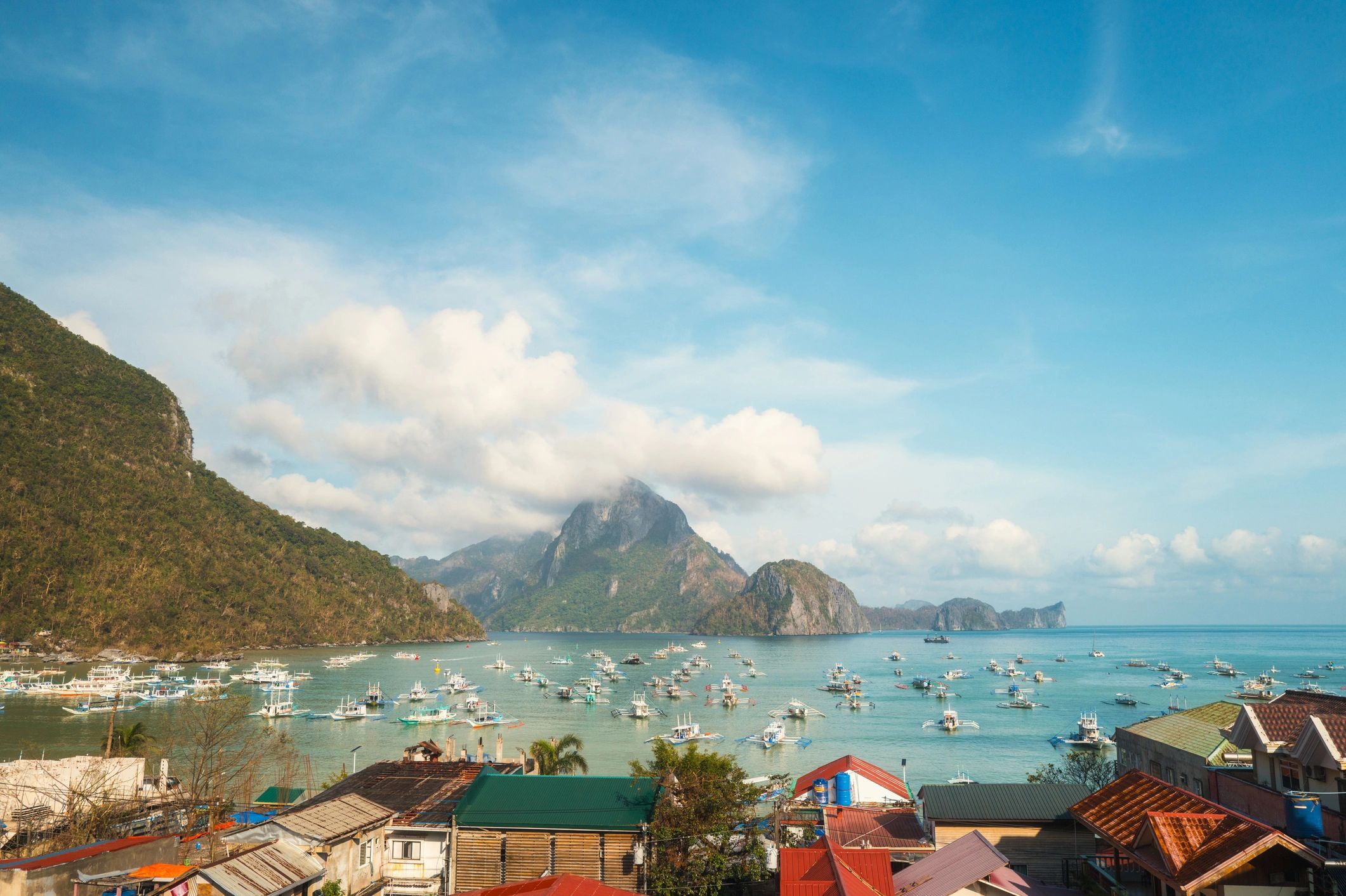 Cadlao Island and beach town in El Nido, Palawan